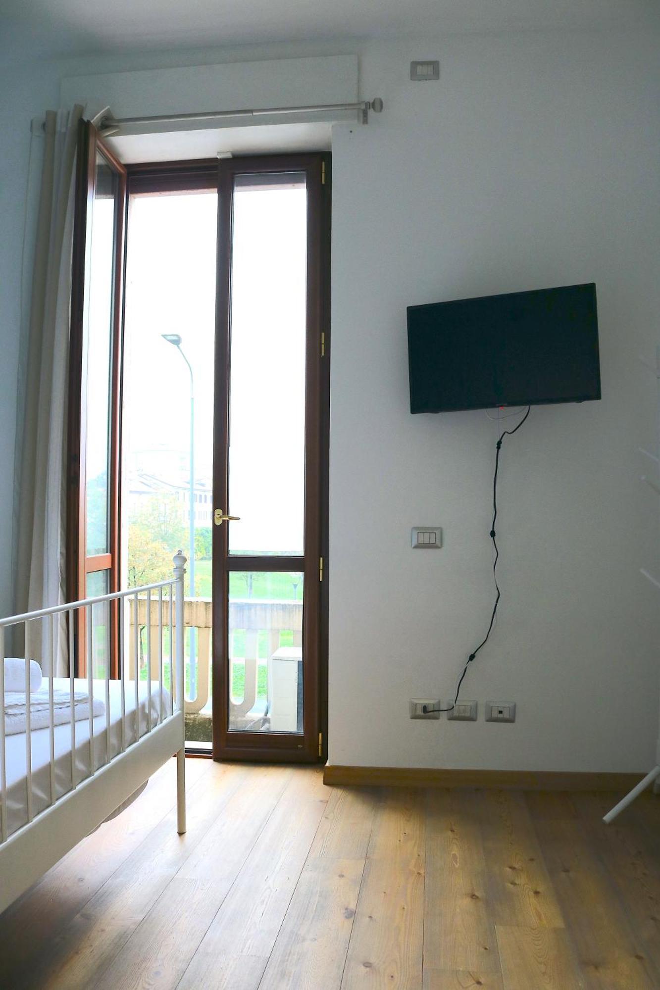 מילאנו Lovely Navigli Studio With Balcony - Via Carlo Torre מראה חיצוני תמונה